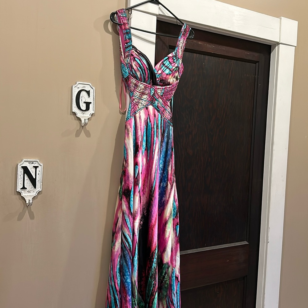 Hailey Logan dress by Adrianna Papell